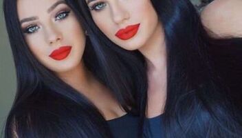 Девочки-близняшки с крашеными волосами