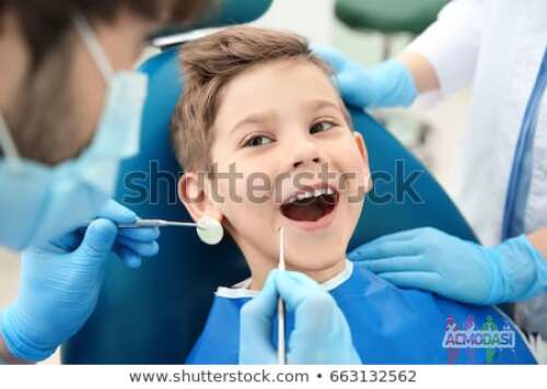 Ищем деток с красивыми зубами для стоковой фотосъемки на тему &quot;Dentist&quot;