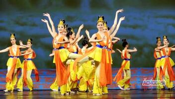 Танцовщицы в театр  Китая г.Гуанджоу 
