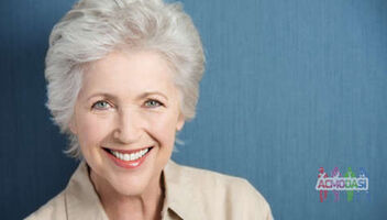 Активная позитивная женщина 55 лет и старше на роль бабушки (Сток). Желательно с седыми волосами. 