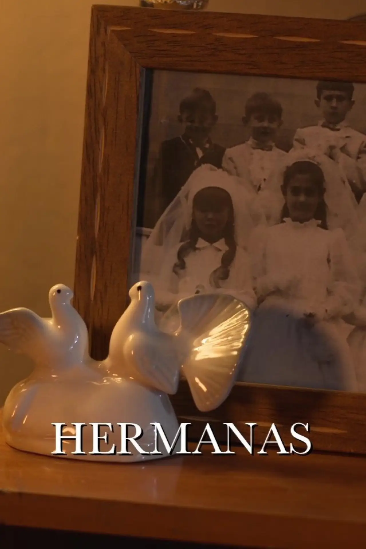 Постер до фільму "Hermanas"