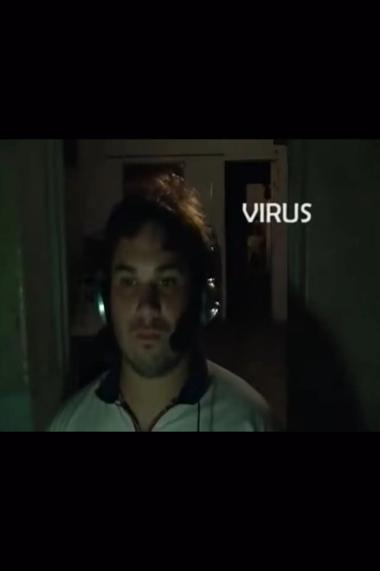 Постер до фільму "Virus"