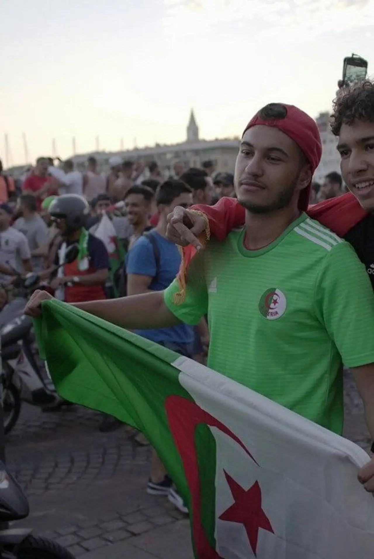 Постер до фільму "Marseille, 14 juillet"
