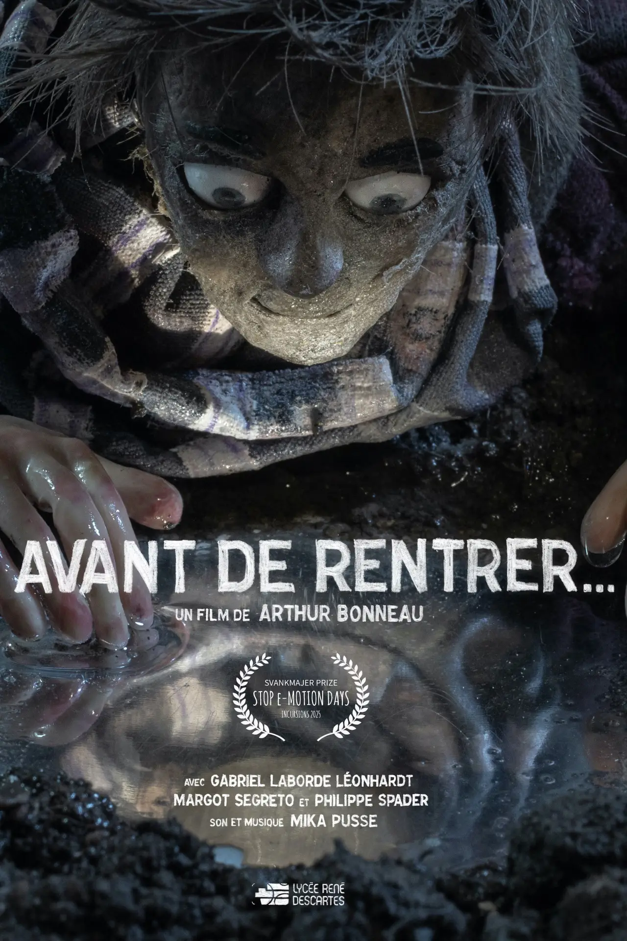 Постер до фільму "Avant de rentrer..."