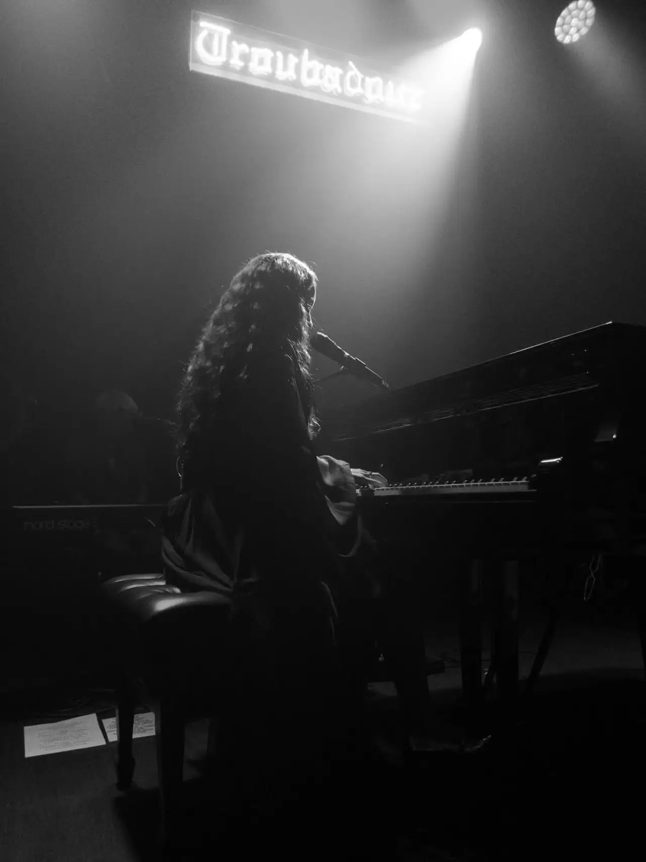 Постер до фільму "Laufey - Live at The Troubadour"