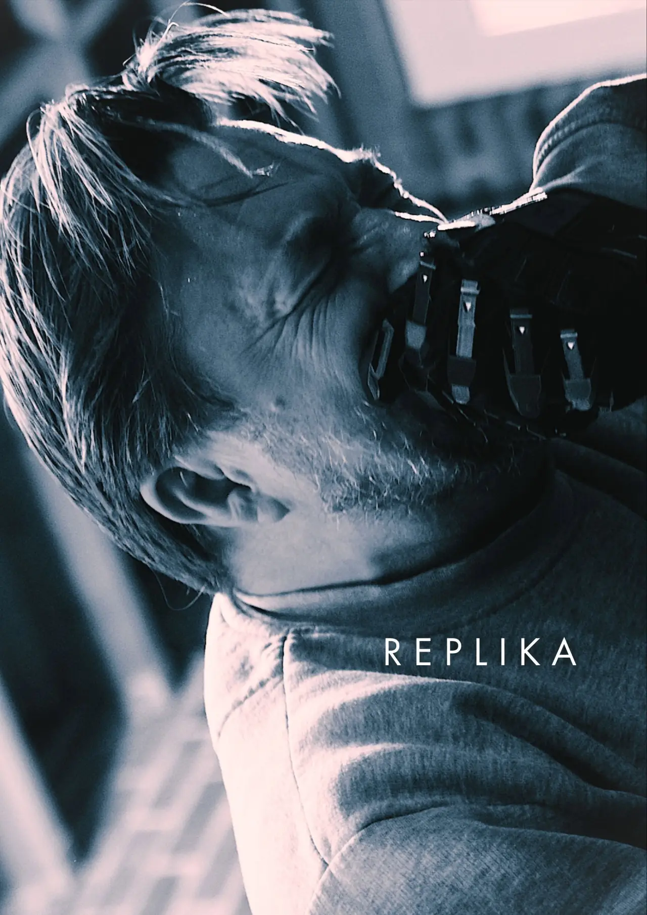 Постер до фільму "Replika"