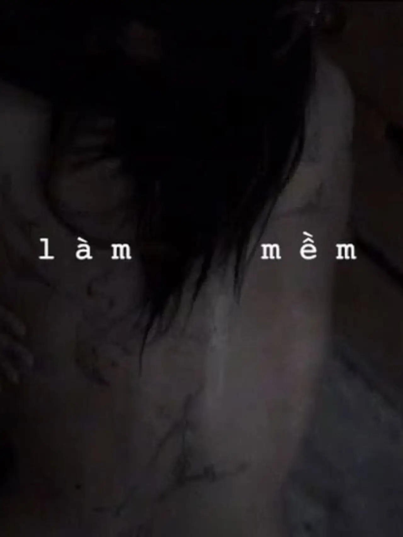 Постер до фільму "l à m       m ề m"