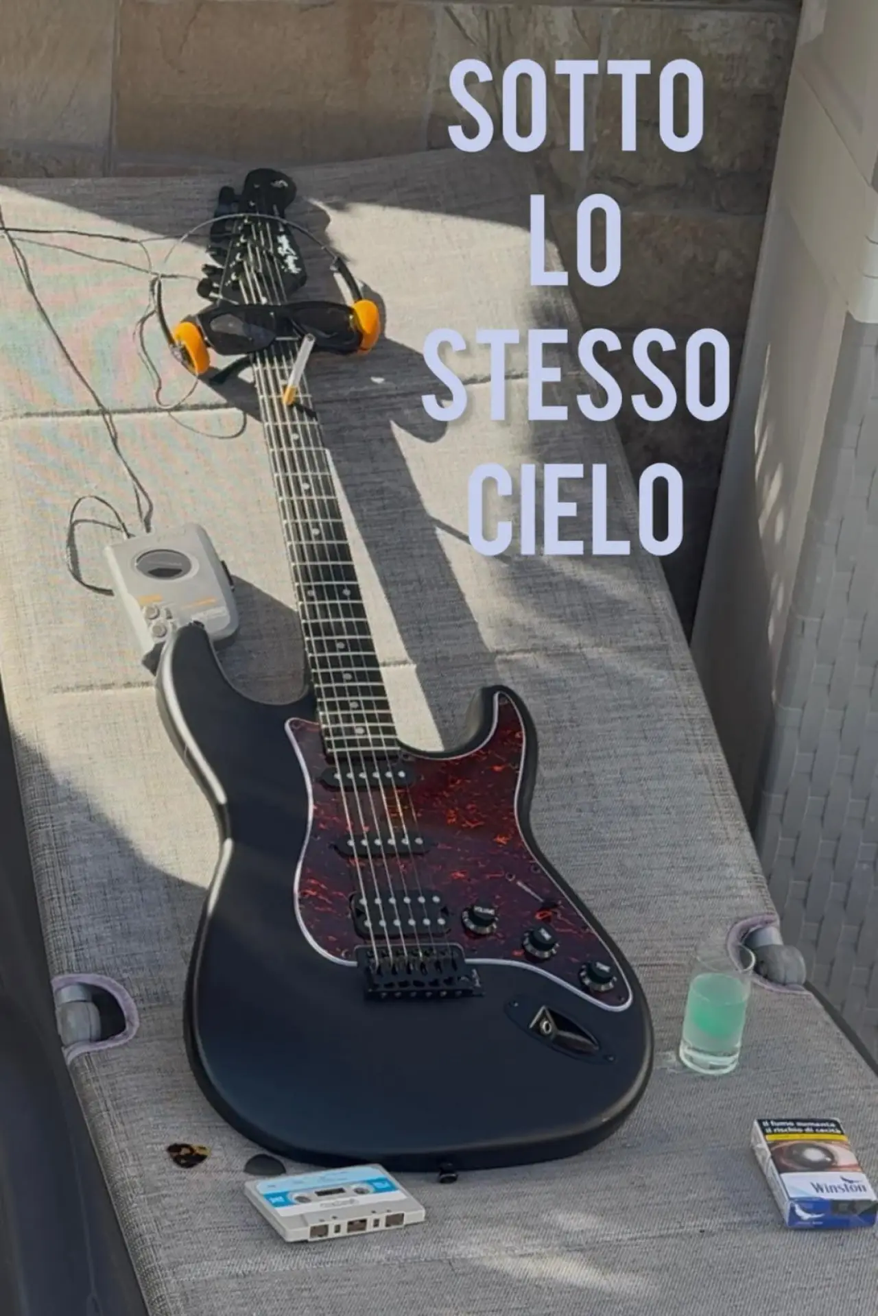 Постер до фільму "Sotto Lo Stesso Cielo"