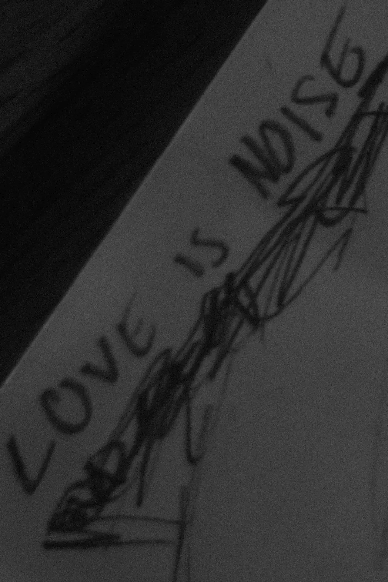 Постер до фільму "Love is noise"