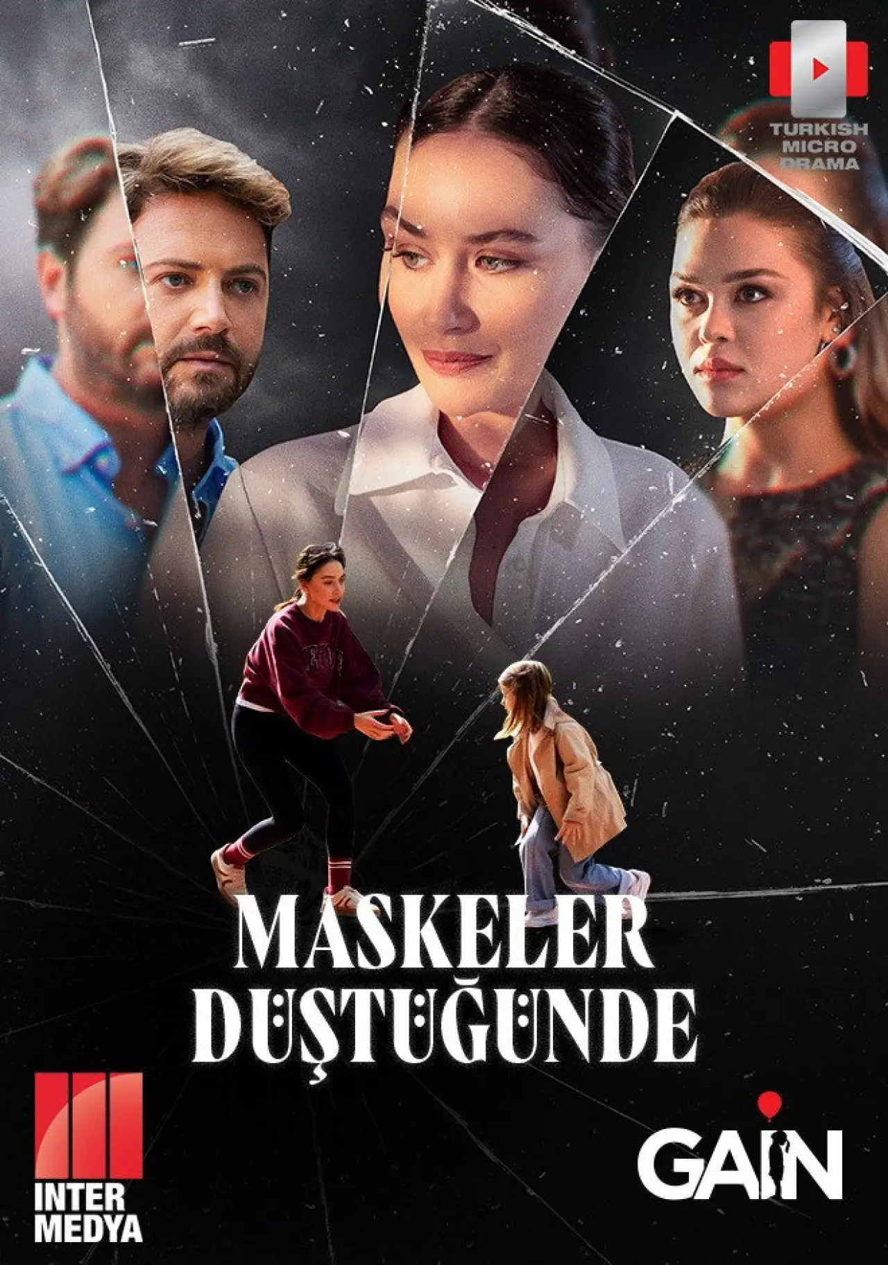 Постер до фільму "Maskeler Düştüğünde"