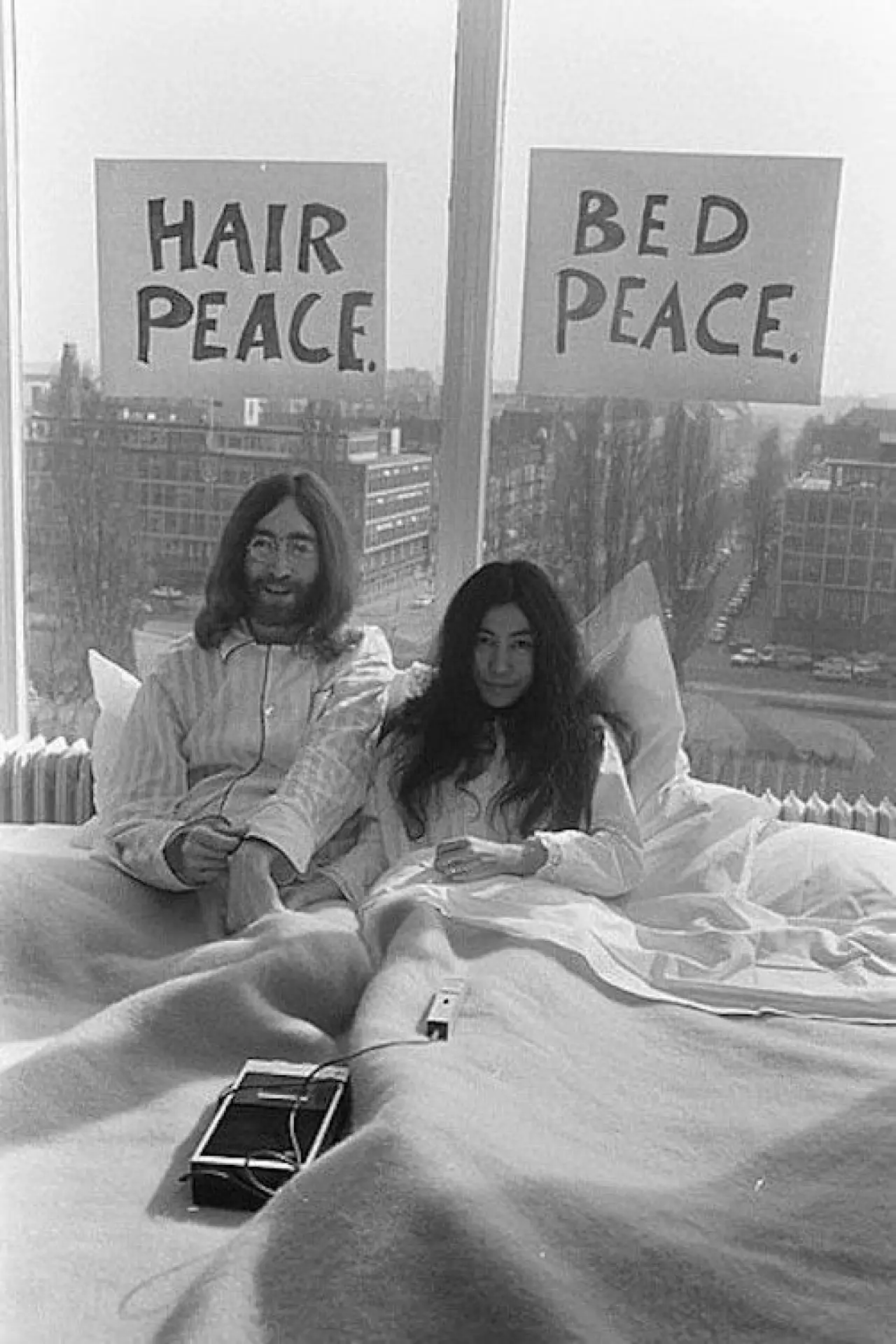 Постер до фільму "Bed Peace"