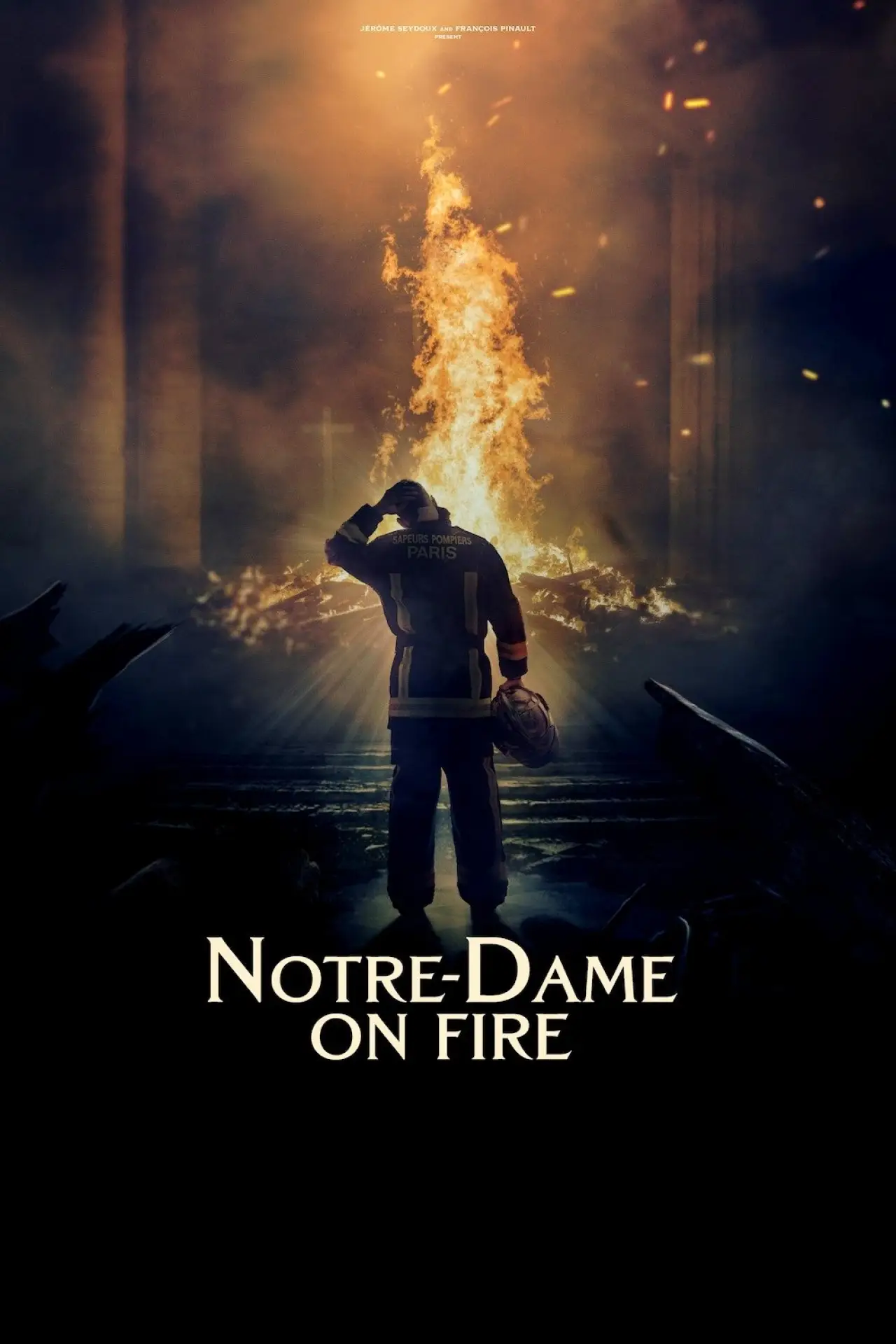 Постер до фільму "Notre-Dame brûle"
