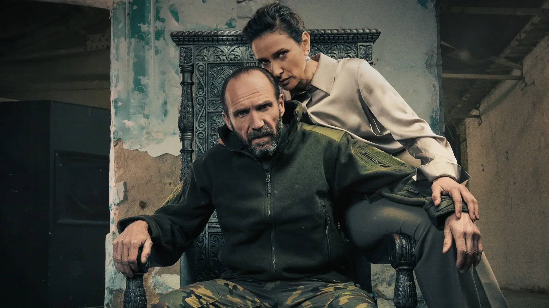 Відео до фільму Macbeth | Macbeth: Ralph Fiennes & Indira Varma Cinema Trailer