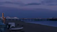 Задник до фильму"Ангус, стрінги і французькі цілунки" #750376