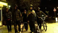 Задник до фильму"Чужі на районі" #347059