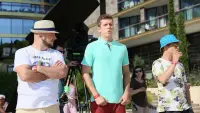 Задник до фильму"Женщины против мужчин: Крымские каникулы" #737831