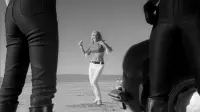 Задник до фильму"Вбий, вбий їх, кицька!" #467255