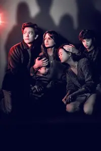 Постер до фильму"Вона слухає" #643693