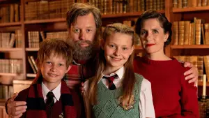 Відео до фільму All I Want for Christmas 2 | Все ждут Рождества 2: Люси и магический кристалл &mdash; Русский трейлер (2021)