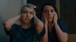 Задник до фильму"Повстання зловісних мерців" #604327