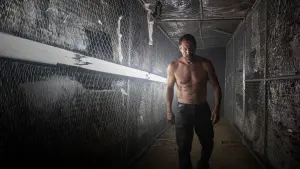 Задник до фильму"Гуркіт крізь темряву" #173219