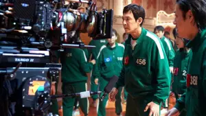 Задник до фильму"Гра в кальмара: Створення сезону 2" #650689