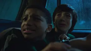 Задник до фильму"Хлопчик за дверима" #423418