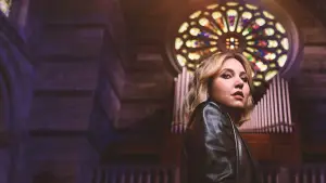 Задник до фильму"Taylor Tomlinson: Prodigal Daughter" #787408