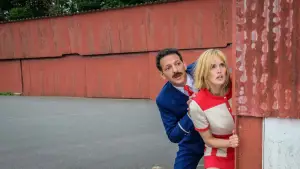 Задник до фильму"Стюардеса Наташа рятує Мону Лізу" #636121