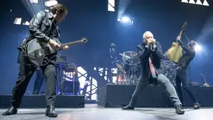 Задник до фильму"Simple Minds: Everything Is Possible" #807711