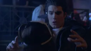 Задник до фильму"Повсталий з пекла 8: Пекельний світ" #379327