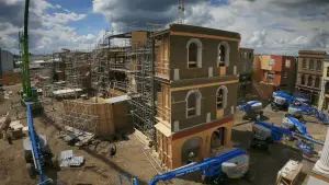 Задник до фильму"Finding Harry: The Craft Behind the Magic" #793996