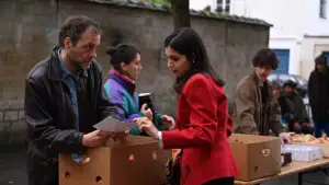 Задник до фильму"Haut les coeurs" #788932