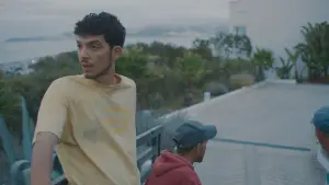 Задник до фильму"Derrière les palmiers" #768987