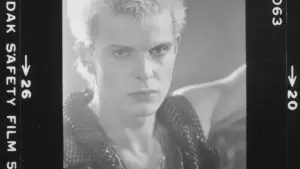 Задник до фильму"Billy Idol Should Be Dead" #764423