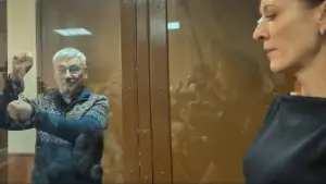 Задник до фильму"Politzek, les voix qui défient le Kremlin" #773658