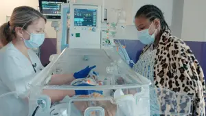 Задник до фильму"L’Hôpital des Premiers Jours" #775821