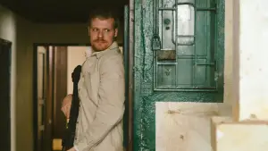 Задник до фильму"Brothers Under Fire" #798647