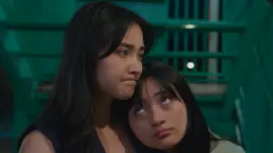 Задник до фильму"Senin Harga Naik" #765274