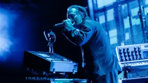 Задник до фильму"Thom Yorke Live at Sydney Opera House" #801916