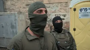 Задник до фильму"Louis Theroux: The Settlers" #784035