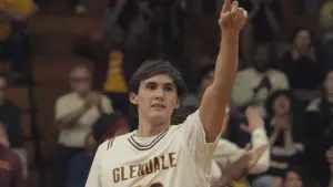 Задник до фильму"Десь у Квінсі" #379932