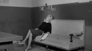 Задник до фильму"Пригода" #532994