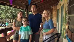 Задник до фильму"Сімейний табір" #398328