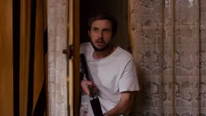 Задник до фильму"Ніч поглинає світ" #306593