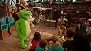 Задник до фильму"The Invisible Raptor" #807412