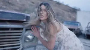 Задник до фильму"Her Life Is on the Line" #790112