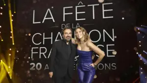 Задник до фильму"La fête de la chanson française - 20 ans d