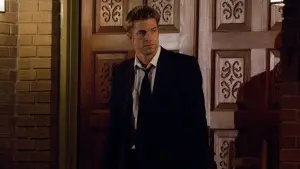 Задник до фильму"Незнайомці" #810825