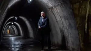 Задник до фильму"Код «Чорна канарка»" #623032